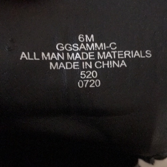 Gbg Los Angeles woman’s heeled black shiny boots size 6 - Picture 6 of 7